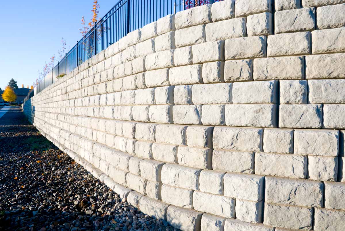 precast concrete retaining wall